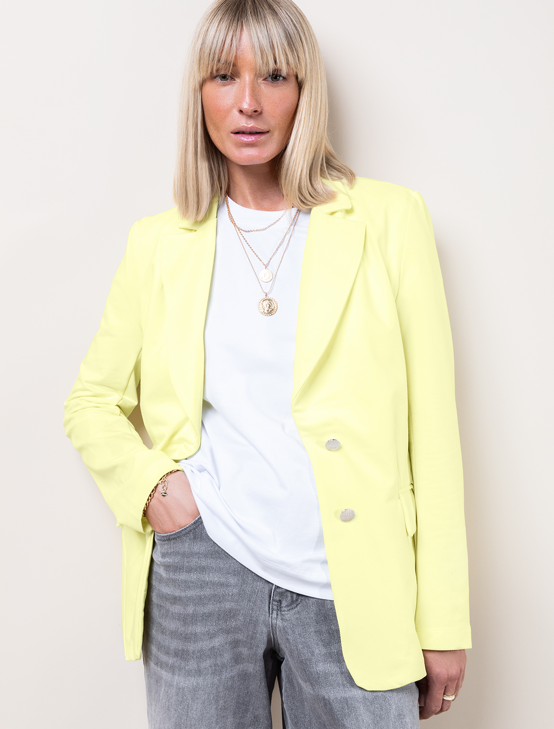 картинка Жакет женский светло-желтый магазин Одежда+ являющийся официальным дистрибьютором в России 